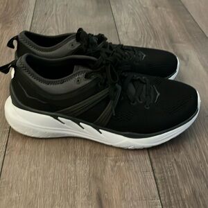 Women’s Hoka Tivra Running shoes. Black white. Women’s 9.5